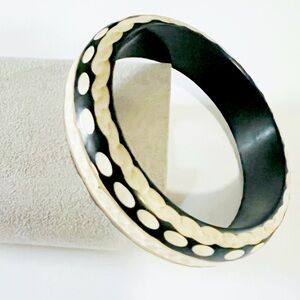 New Amrita Singh Women's Resin Etched Circle Brown tan Wood Bangle Bracelet